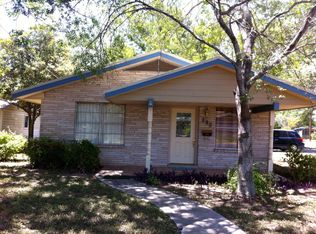 323 N 4th St, Uvalde, TX 78801