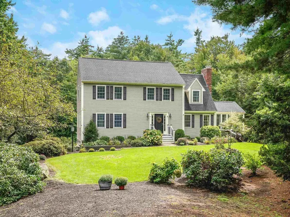 10 Wellesley Drive, Bedford, NH 03110