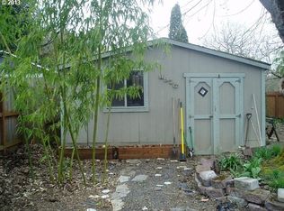 8915 SE Hawthorne Blvd, Portland, OR 97216