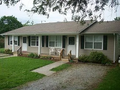 821 Nichols Rd photo 1