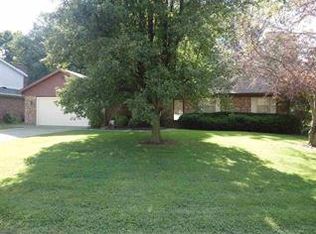 5377 Park Dr, Newburgh, IN 47630