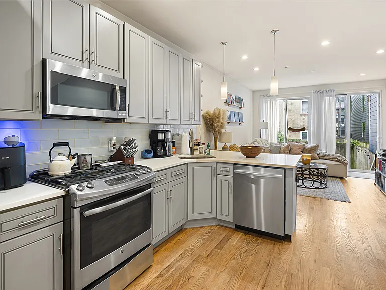 823 N Uber St #1 — Photo 5