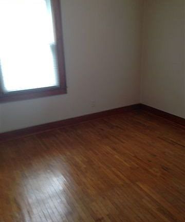 5th image of 811 E 19th St