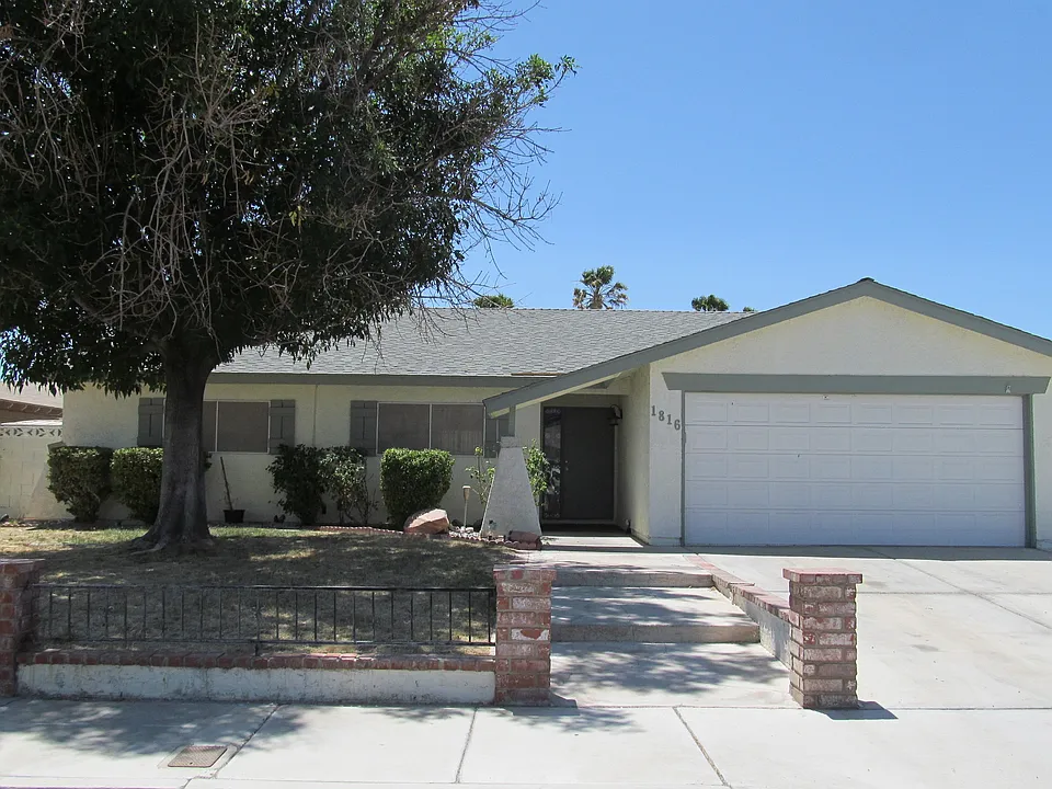 1816 Hermitage Dr