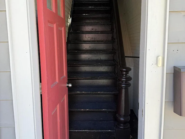 1223 East St — Photo 2