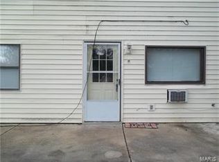 13062 Hencher Rd APT B, De Soto, MO 63020