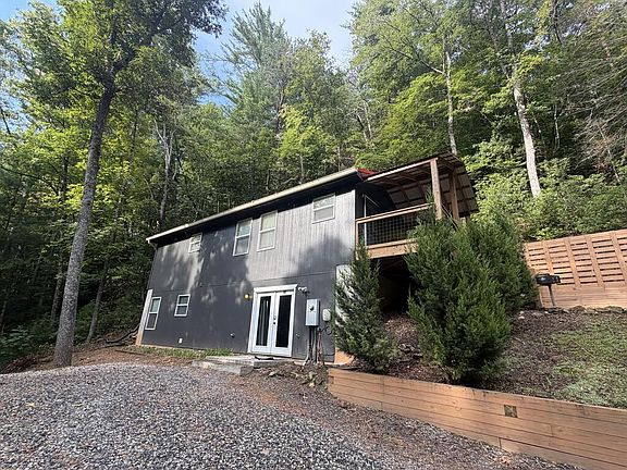 3rd image of 861 Little Rock Creek Rd