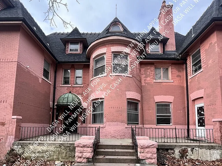 33 Allen St #3 — Photo 1