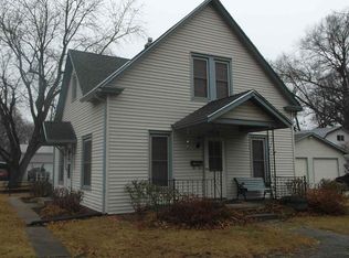 2009 Norman Ave, Crete, NE 68333