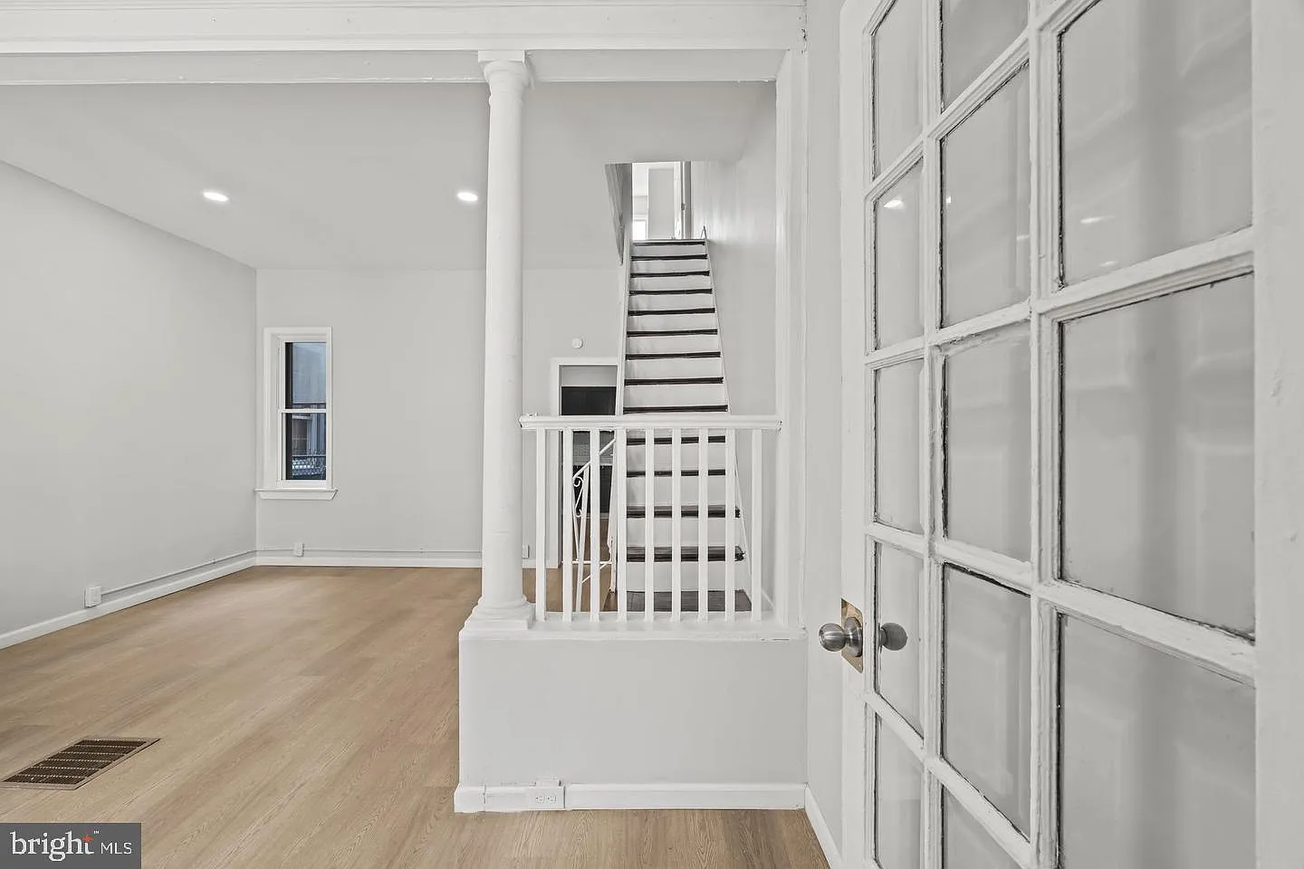 3 bed, 1.0 bath, 1086 sqft, $1,600 — Photo 4