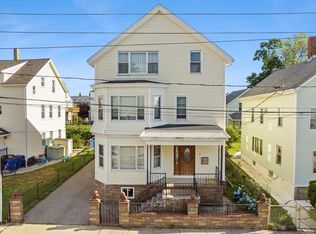 14 Grinnell St, Fall River, MA 02721