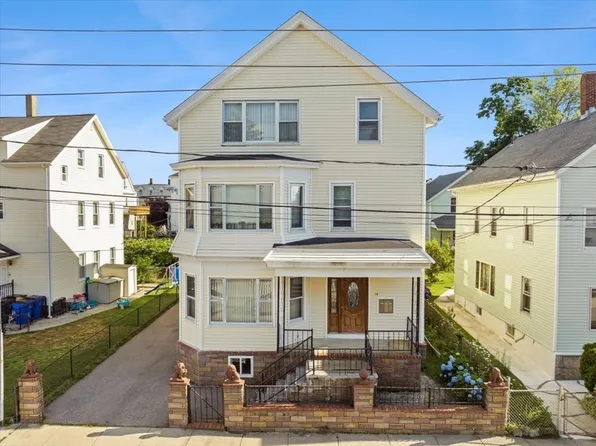 14 Grinnell St, Fall River, MA 02721