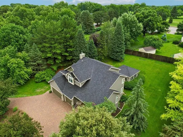 870 SE Walnut Ridge Dr, Waukee, IA 50263