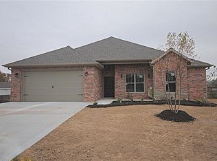 1902 W Linda Ln, Rogers, AR 72758