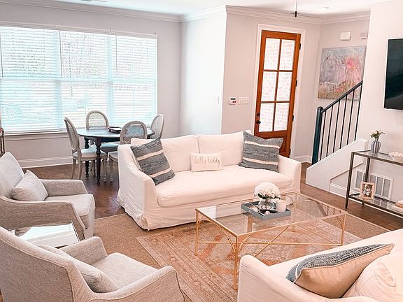 3rd image of 4090 Fieldstone Loop