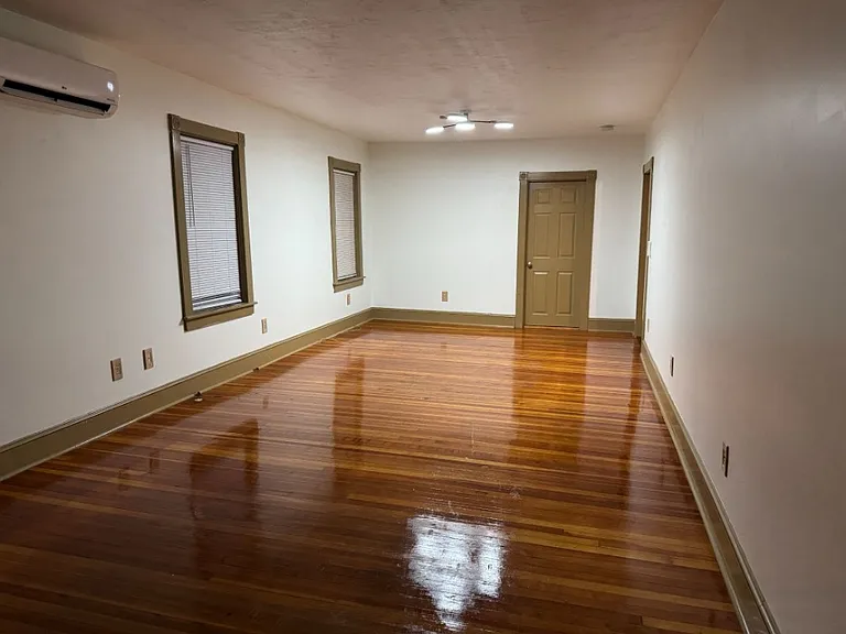 204 Oriole Ave #1 — Photo 8