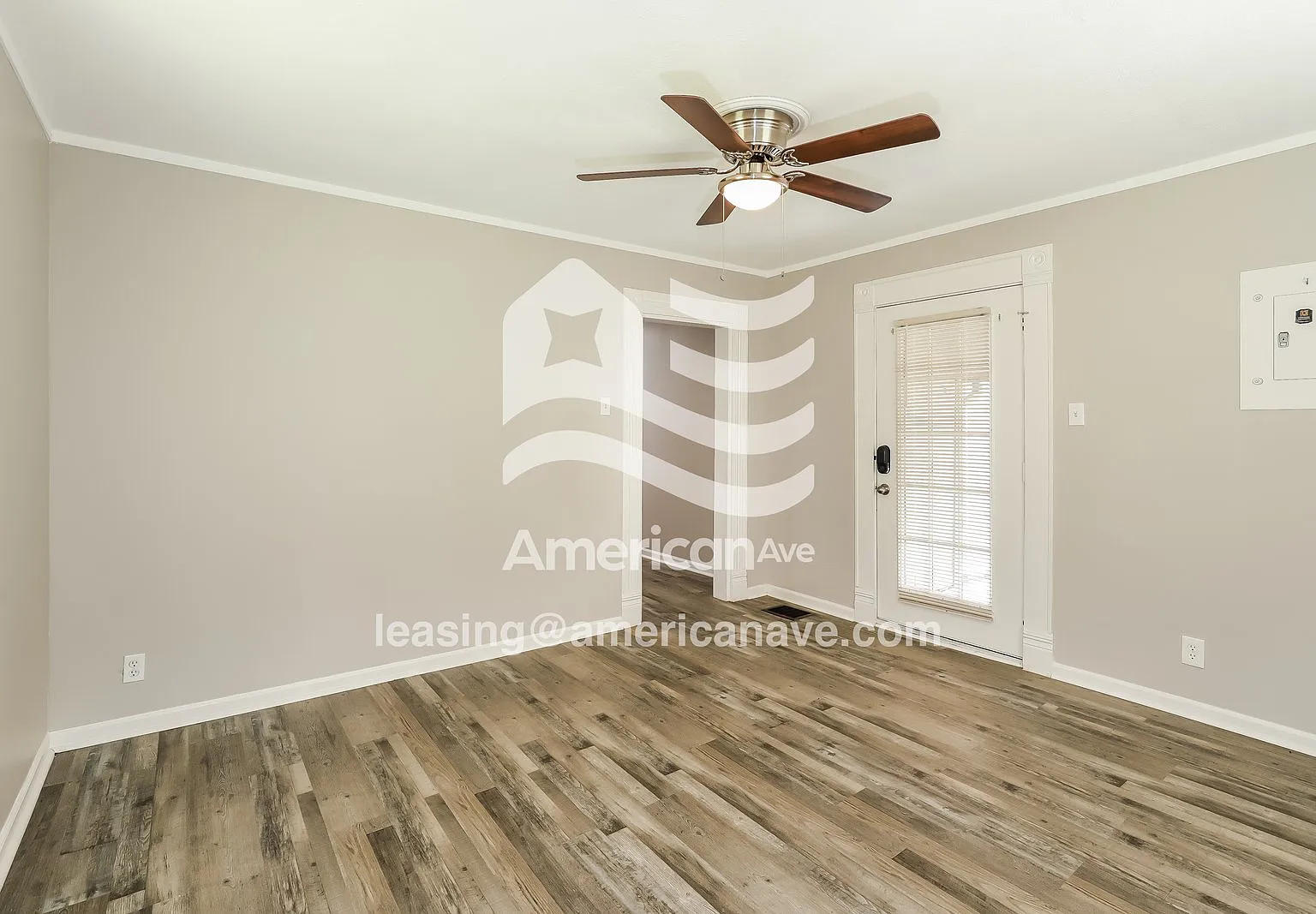 3 bed, 1.0 bath, 1025 sqft, $1,286 — Photo 3