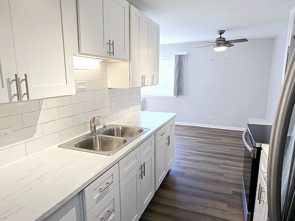 4th image of 10 Oak Ave