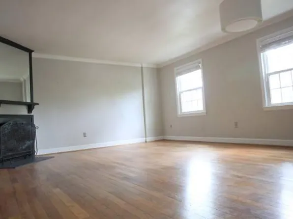 1303 S Walter Reed Dr APT 202, Arlington, VA 22204