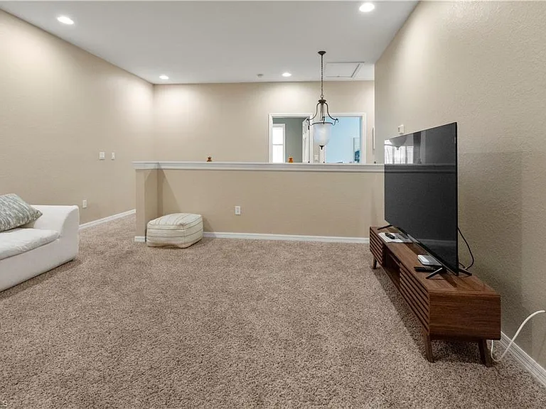 20516 Larino Loop — Photo 13