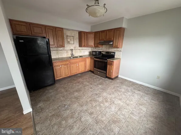 427 Smith St APT 1R, Scranton, PA 18512