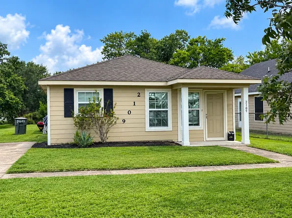 2109 17th St, Port Arthur, TX 77640