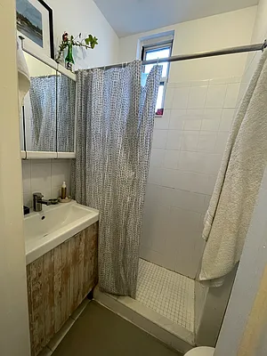 Rented by Realty Collective | media 17