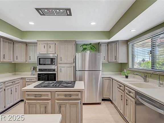 4th image of 2885 Duneville St
