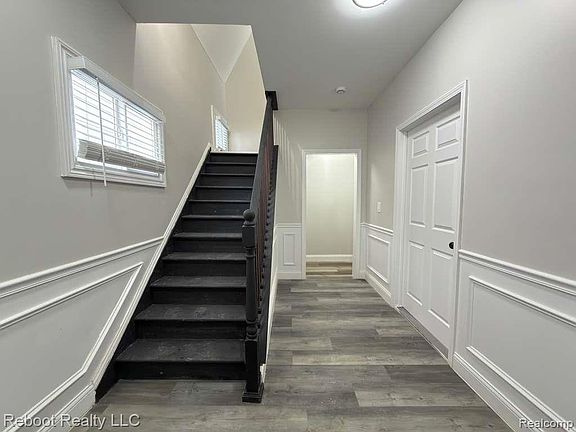 2nd image of 6022 Hazlett St