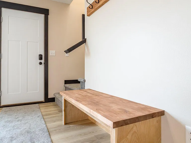 526 7th Ave SW #B — Photo 3