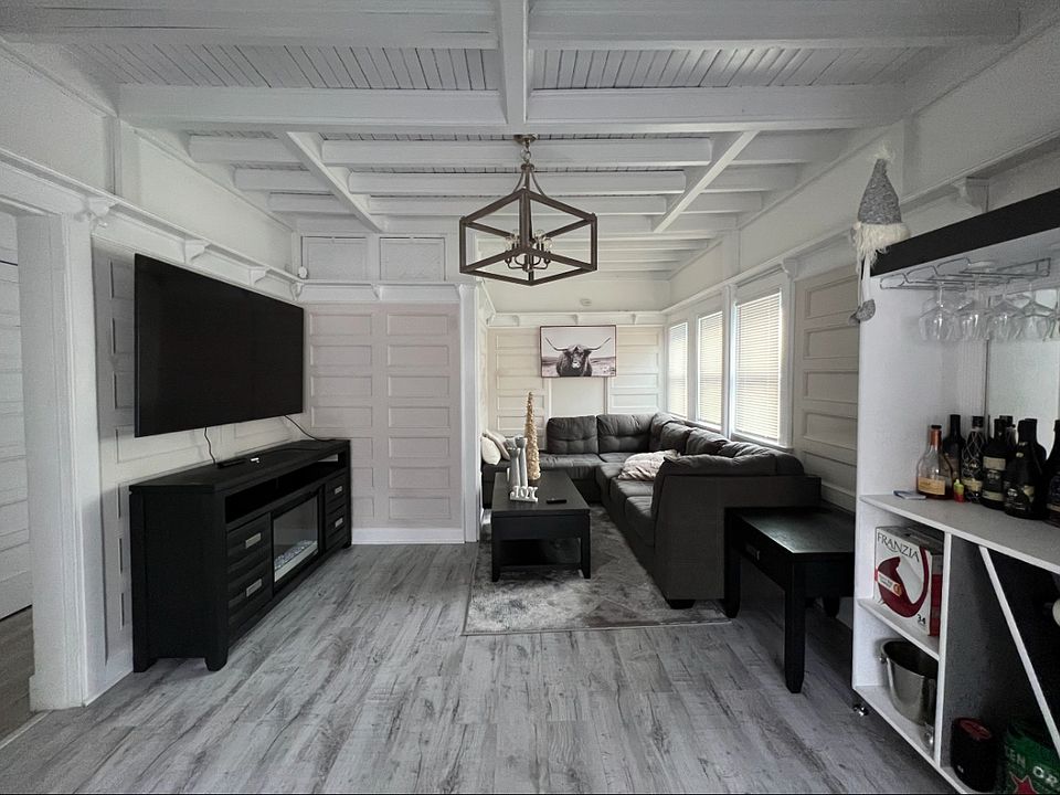 2nd image of 324-326 Summer Ave #3