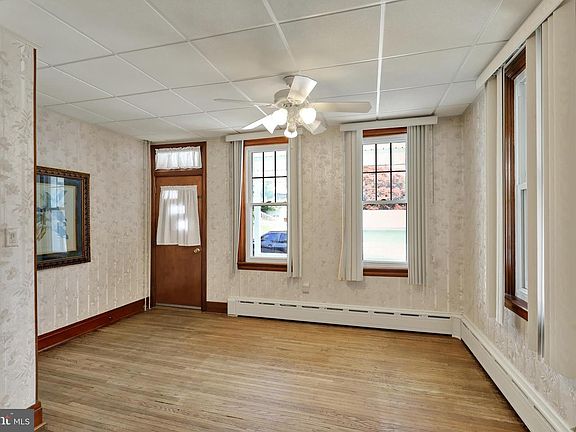 4th image of 723 N 6th St
