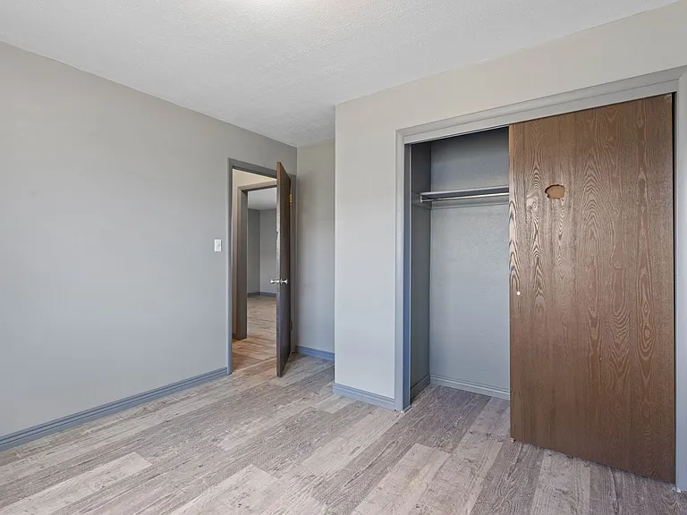 L171ER — Photo 16