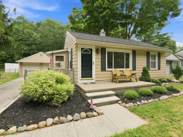 21484 Power Rd, Farmington Hills, MI 48336