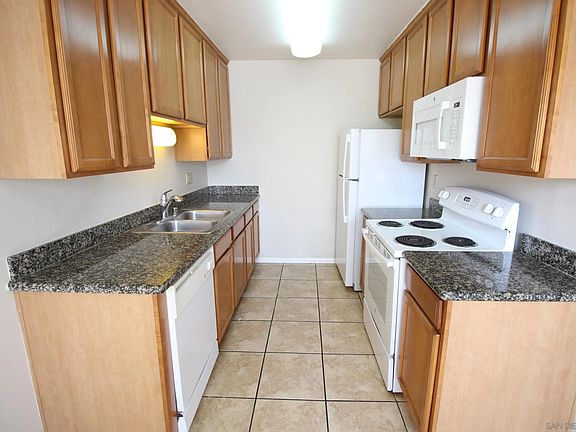 3rd image of 455 Ballantyne St Unit 13
