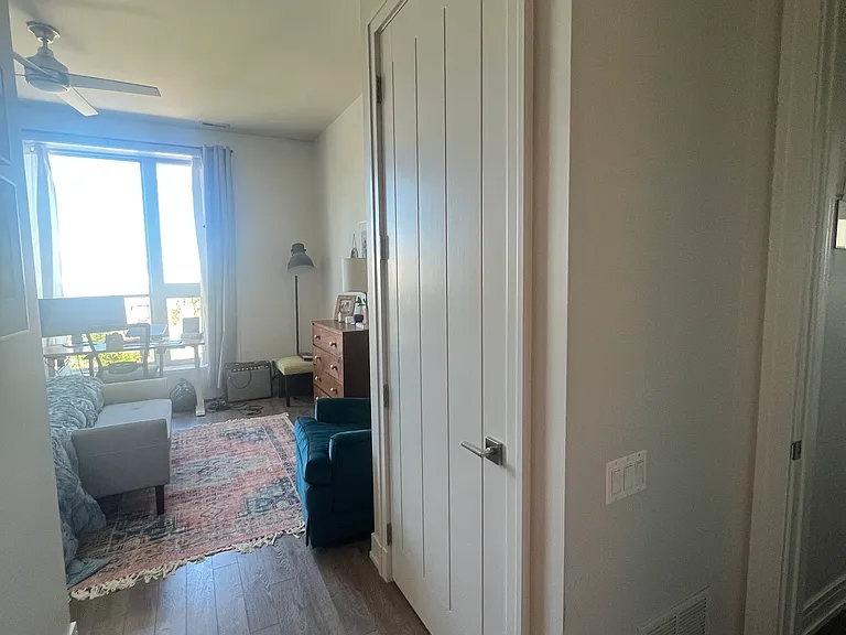 4421 N Clark St #303 — Photo 6