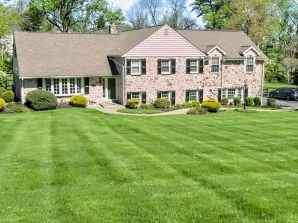 3663 Wyola Dr, Newtown Square, PA 19073