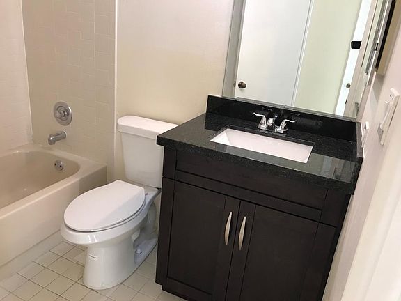 5th image of 8290 Lake Dr APT 433