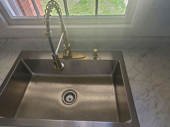 5th image of 483 Warmsprings Dr