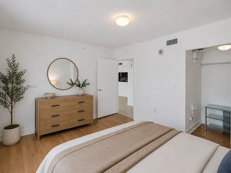 31 SE 5th St #2305 — Photo 19