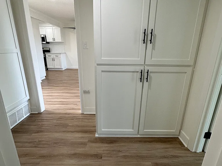 Devington Apartments — Photo 27