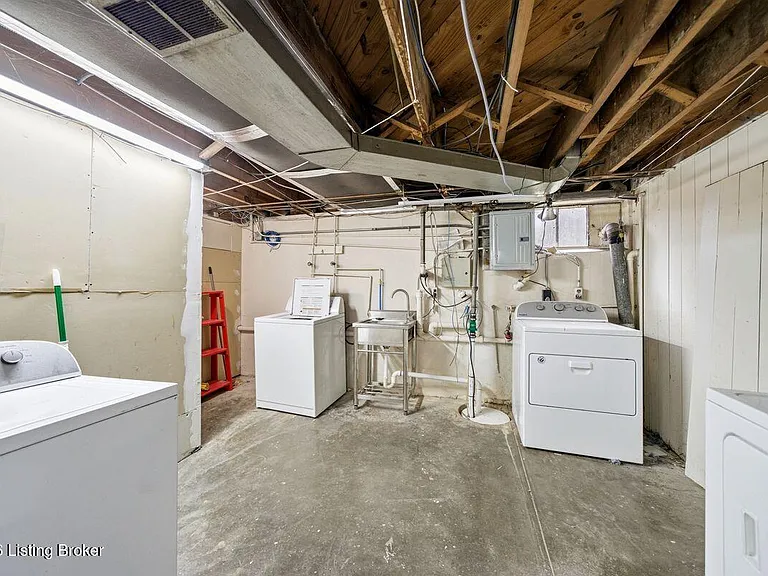 1209 Valley Dr — Photo 36