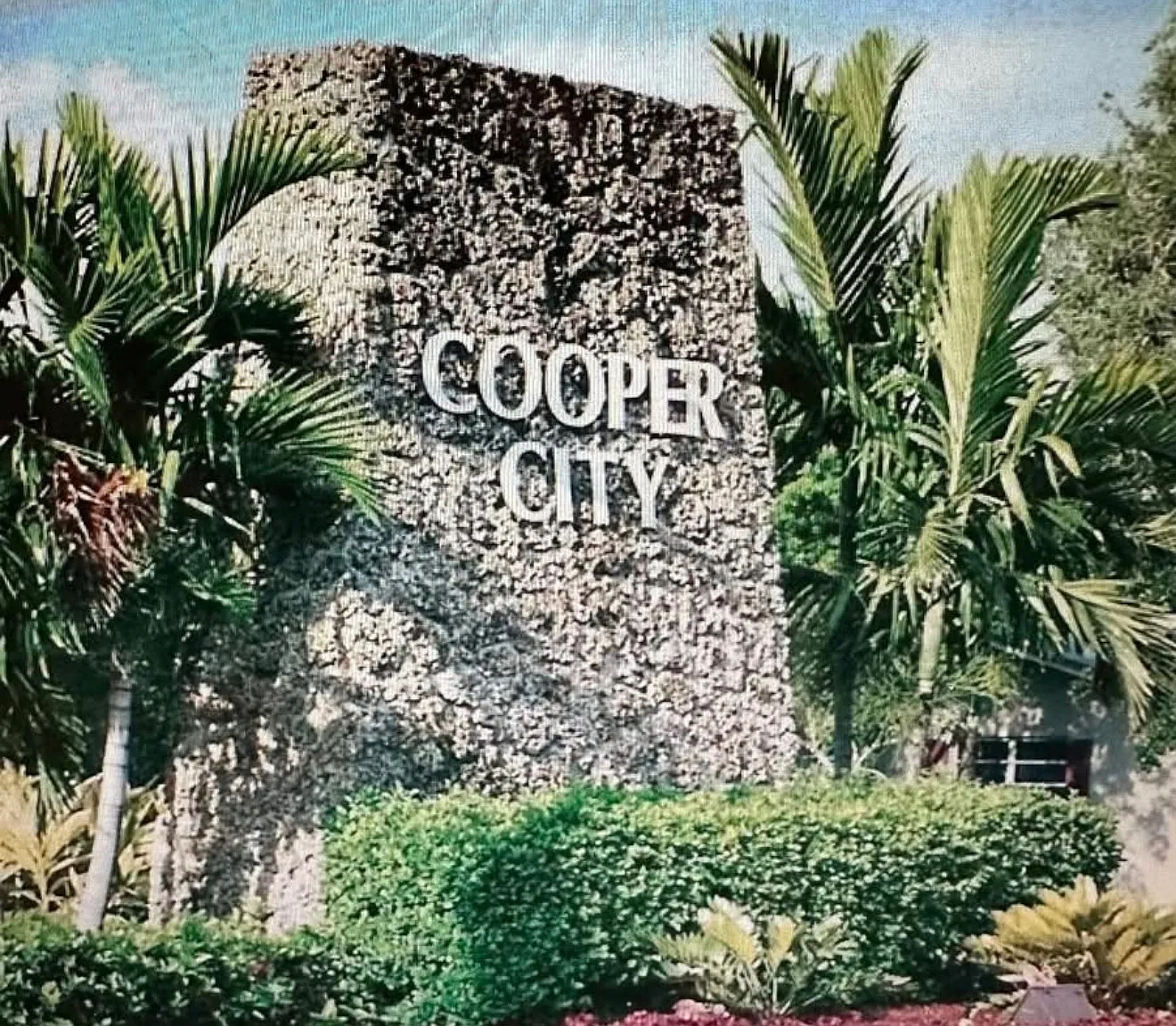 2 bed, 1000 sqft, $2,200 — Photo 1