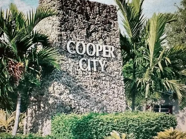 5270 SW 90th Way #4, Cooper City, FL 33328