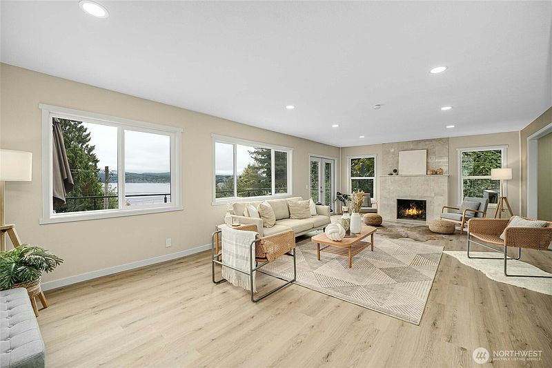 4th image of 9919 Arrowsmith Avenue S