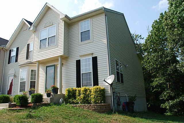 1st image of 196 Goldsborough Dr
