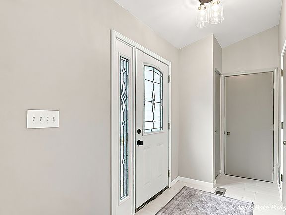 2nd image of 205 Chaparral Cir