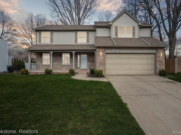 4272 Heatherstone Dr, Waterford, MI 48329
