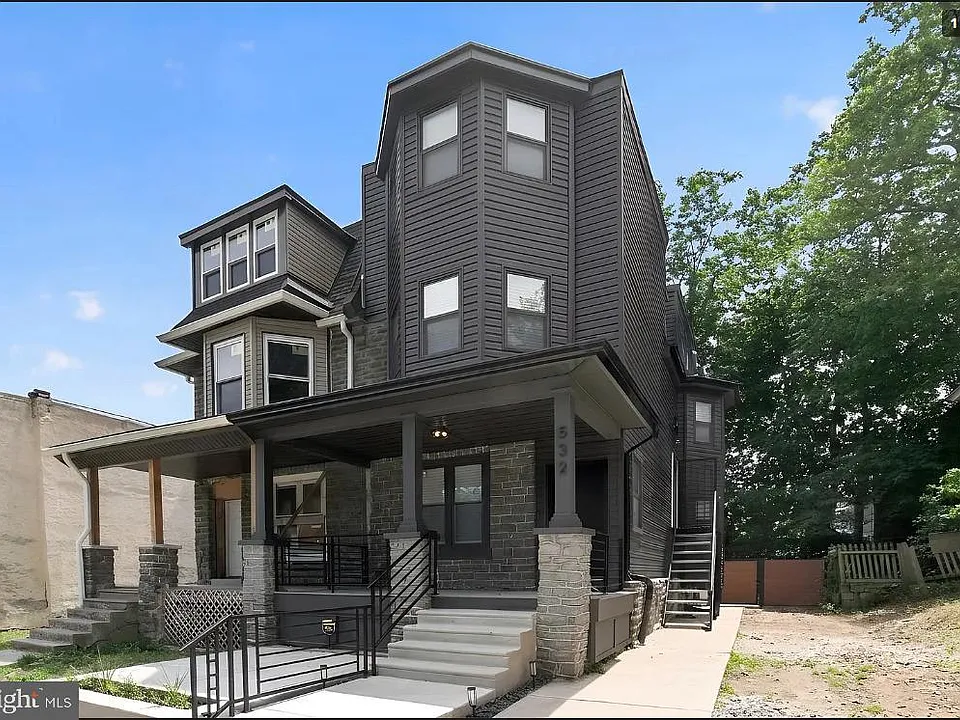532 E Johnson St #1