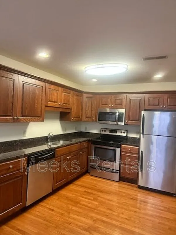 2 bed, 2.0 bath, 960 sqft, $1,200 — Photo 1